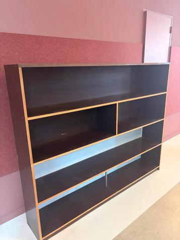 2 Boekenkasten bruin 180x140 cm gratis af te halen Eindhoven
