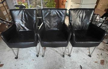 3 leren stoelen