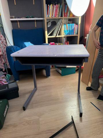 Kinder bureau met bureaustoel (gratis)