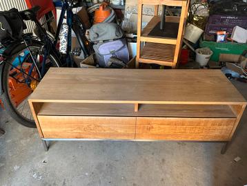 Moderne houten tv-kast met lades en open vak