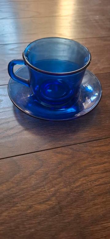 Gratis 6x glazen kop en schotel