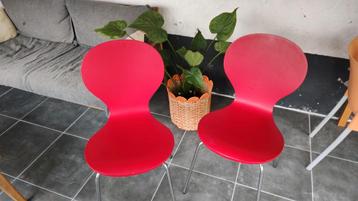 Gratis afhalen twee rode vlinderstoelen