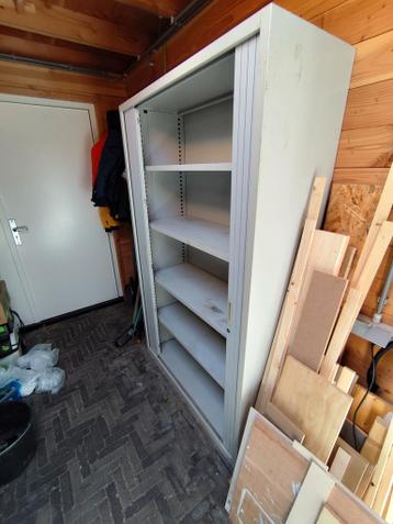 Stalen opbergkast met roldeur