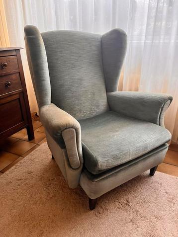Comfortabele fauteuil.    Moet weg!