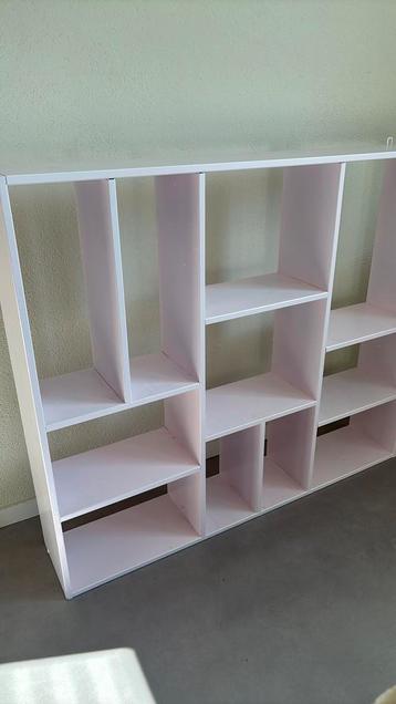 Vakkenkast om op te hangen