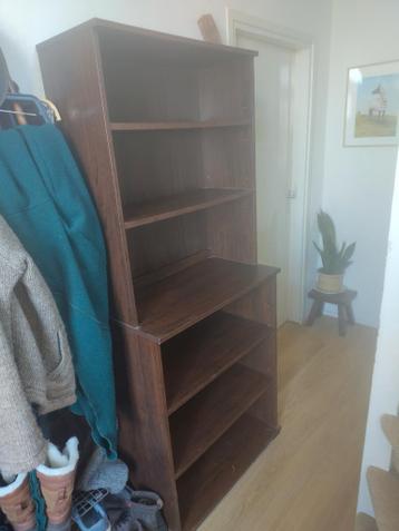 Boekenkast gratis af te halen