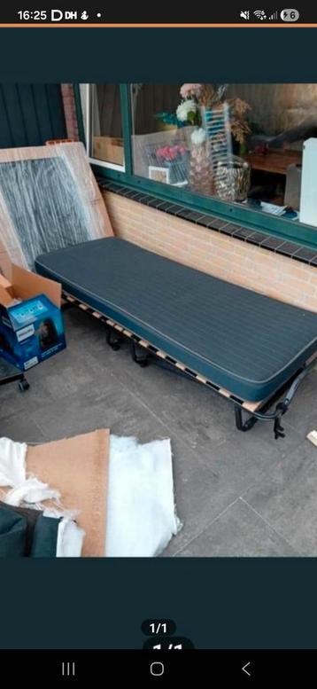 Opklapbaar logeerbed met matras
