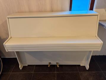 Beige piano, niet meer te stemmen - decoratie/project