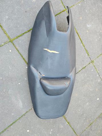 Gratis beschadigd zadel motorscooter