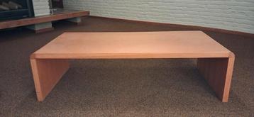 Licht eiken salontafel met afgeronde hoeken, 130x 62, 36 cm