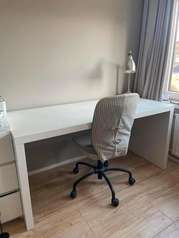 Bureau met stoel - Ideaal voor thuiswerkplek of student