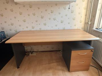 Bureautafel met ladekast