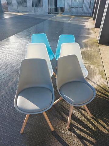 6 stoelen, wit, grijs, turquoise