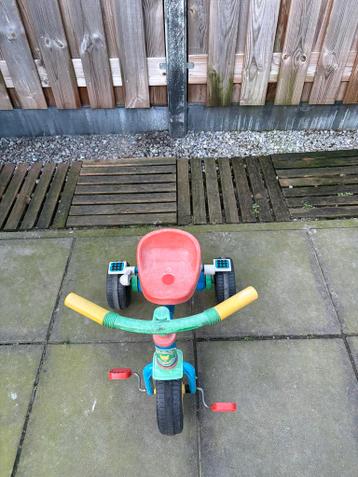 Driewieler met handrem op achterwiel