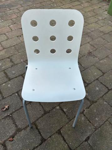 4 witte eetkamerstoelen, ruilen voor een kratje bier