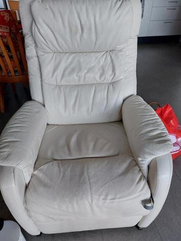 Gratis 2 Stoelen (eentje is een sta-op-stoel)