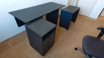 Modulair zwart bureau met ladekast en bijbureau op wielen