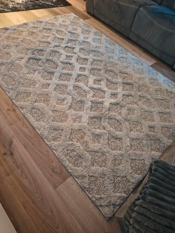 Modern vloerkleed met geometrisch patroon