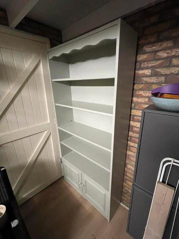 Saliegroene kast 195x90x30