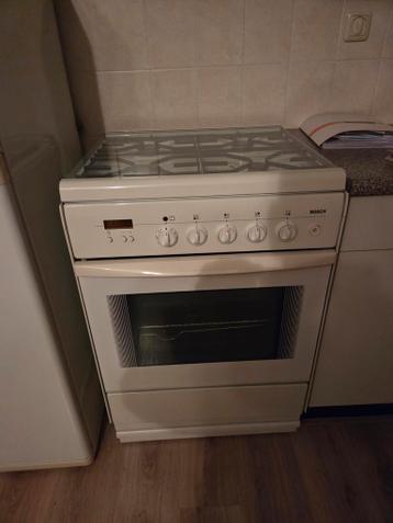 Bosch 4-pits gasfornuis met oven - Gratis af te halen