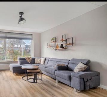 Mooie u-bank met hocker (en opbergruimte)