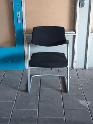 Vergaderstoel - Zwart met metalen frame