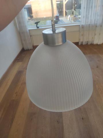 Gratis: Set van 2 glazen hanglampen - mat wit geribbeld