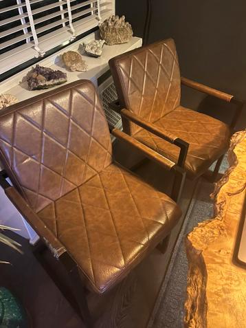 Gratis 4 eetkamerstoelen bruin kunstleer en metalen frame