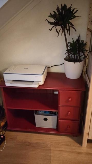 Rood kastje met lades - gratis af te halen