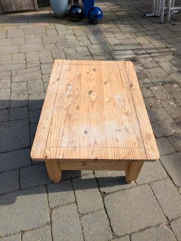 Stevige robuuste salon tafel GRATIS