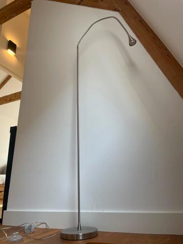Moderne leeslamp - Volledig werkend, gratis af te halen