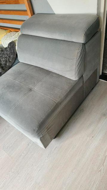 Zetel. Bank. Stevig. Zwaar