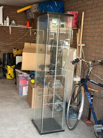 IKEA Glazen Vitrinekast - Goede Staat, Kleine Krasjes