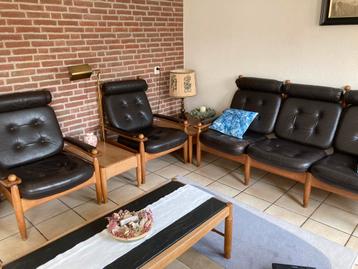 Bankstel leer 3 zits en 2 losse stoelen