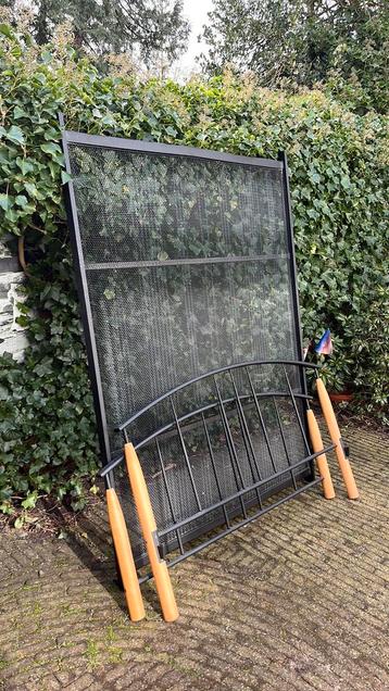 Bedframe 140x200cm GRATIS OPHALEN