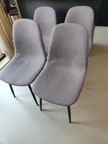 Gratis stoelen (beschadigd)