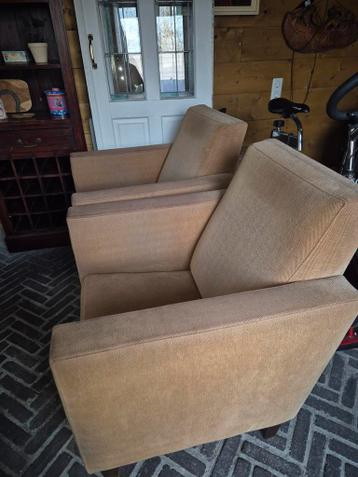 2 stoelen gratis af te halen