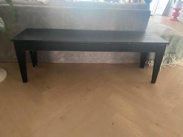 Zwart bankje/bijzettafel - kan likje verf gebruiken