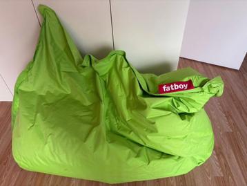 Twee Fatboy zitzakken in de kleur lime groen