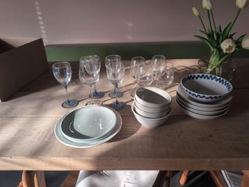 Servies en glaswerk gratis af te halen