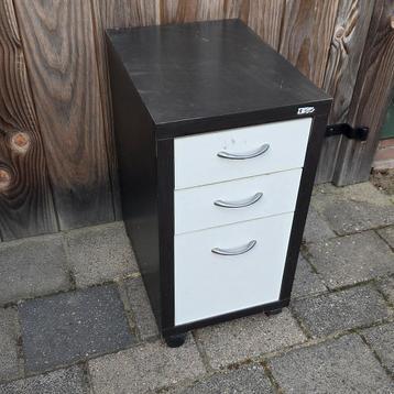 Ladenkastje.3 laden. GRATIS.