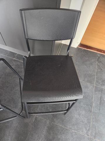 GRATIS: 2x IKEA STIG Barkrukken (Kunststof zitting)