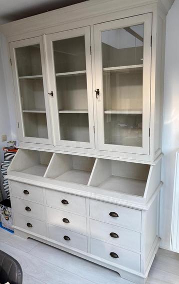 Gratis: grutters / vitrinekast