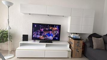 GRATIS! Tv wand meubel en kast.