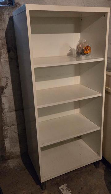 Besta kast Ikea, gratis op te halen.