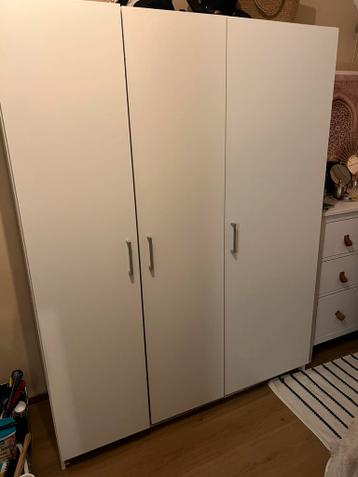 Gratis garderobekast hang/leg