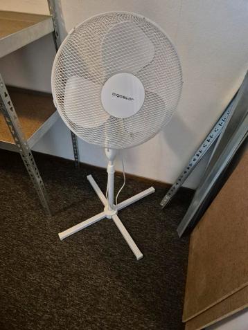 Gratis af te halen: Goed werkende staande ventilator