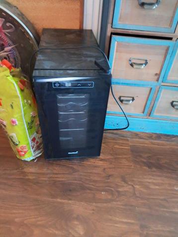 Kleine wijnkoeler MaxxHome voor 8 flessen