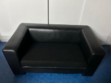 bank / 2-zitsbank zwart vegan leer modern gratis af te halen