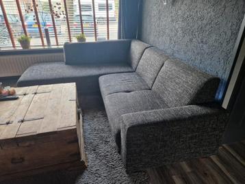 Gratis af te halen hoekbank.